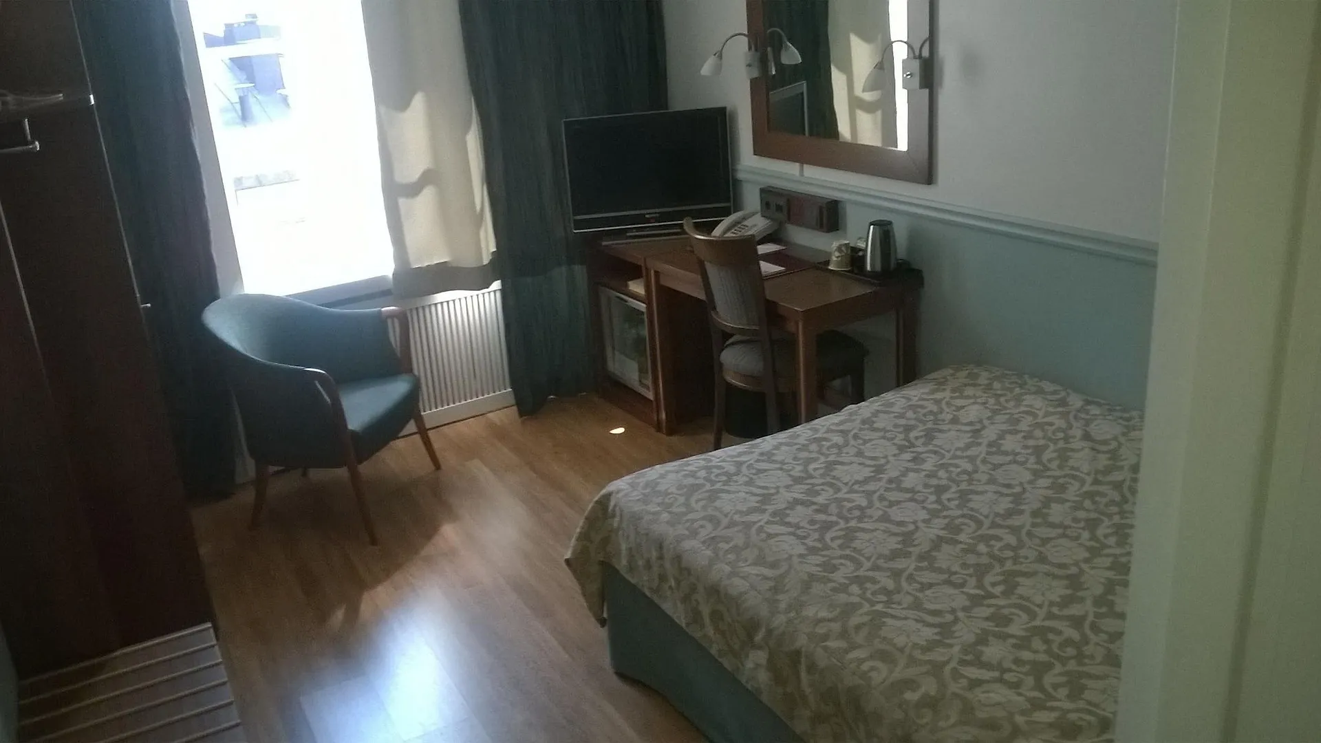 Hotel Anna Helsinki 3*,  Finland